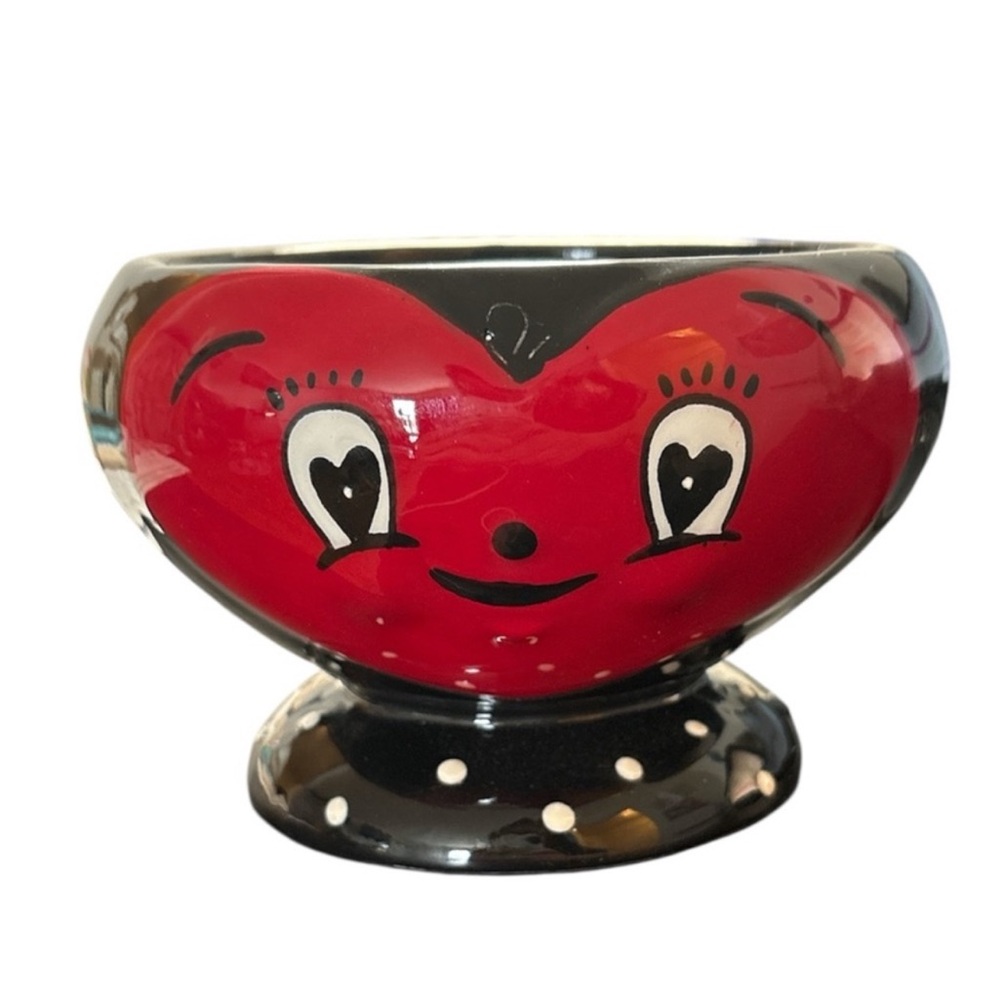 Retro Heart Face Ceramic Pedestal Bowl in Red and Black
